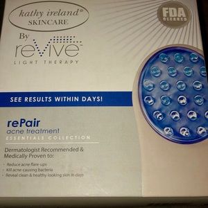 REVIVE ACNE THERAPY LIGHT NEW NEVER USED